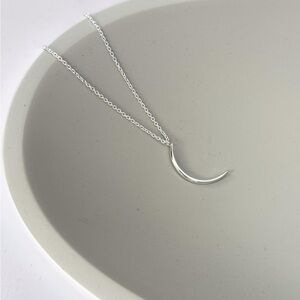 925 Sterling Silver Crescent Moon Necklace! NEW!
